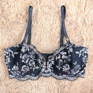 VS Lace Bra 32D